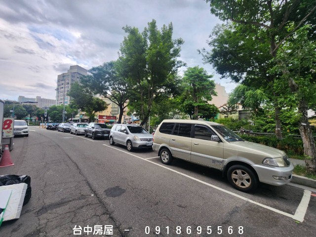 公園路公寓套房,五權路,一中商圈,台中公園,太平國小,中國醫藥大學,台灣大道,中華路,中友百貨,-台中房屋-0918695568,歡迎來電看屋,台中套房,房屋,房屋仲介,法拍屋,房屋出租,買屋,賣屋,等服務  物件照片10