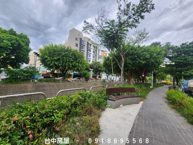 公園路公寓套房,五權路,一中商圈,台中公園,太平國小,中國醫藥大學,台灣大道,中華路,中友百貨,-台中房屋-0918695568,歡迎來電看屋,台中套房,房屋,房屋仲介,法拍屋,房屋出租,買屋,賣屋,等服務  物件照片12