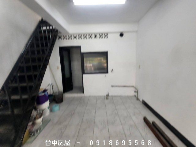 力行路店面,是餐飲,一中商圈,中國醫藥大學,太原火車站,三民路,北屯路,文心路,雙十路,進化路-台中房屋-0918695568,歡迎來電看屋,台中套房,房屋,房屋仲介,法拍屋,房屋出租,買屋,賣屋,等服務  物件照片05