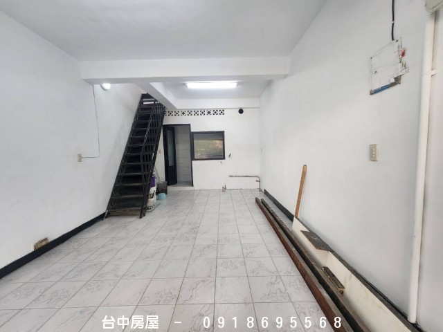 力行路店面,是餐飲,一中商圈,中國醫藥大學,太原火車站,三民路,北屯路,文心路,雙十路,進化路-台中房屋-0918695568,歡迎來電看屋,台中套房,房屋,房屋仲介,法拍屋,房屋出租,買屋,賣屋,等服務  物件照片04