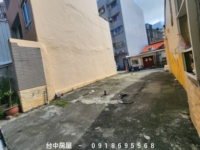 中清路平房,建地,水湳經貿園區,中清路,大連路,松竹路,文心路,中平路,環中路,中清交流道,-台中房屋-0918695568,歡迎來電看屋,台中套房,房屋,房屋仲介,法拍屋,房屋出租,買屋,賣屋,等服務  物件照片04