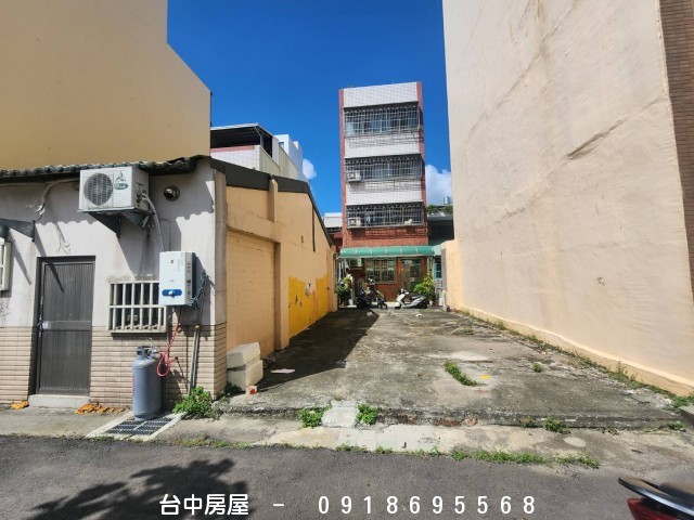 中清路平房,建地,水湳經貿園區,中清路,大連路,松竹路,文心路,中平路,環中路,中清交流道,-台中房屋-0918695568,歡迎來電看屋,台中套房,房屋,房屋仲介,法拍屋,房屋出租,買屋,賣屋,等服務  物件照片05