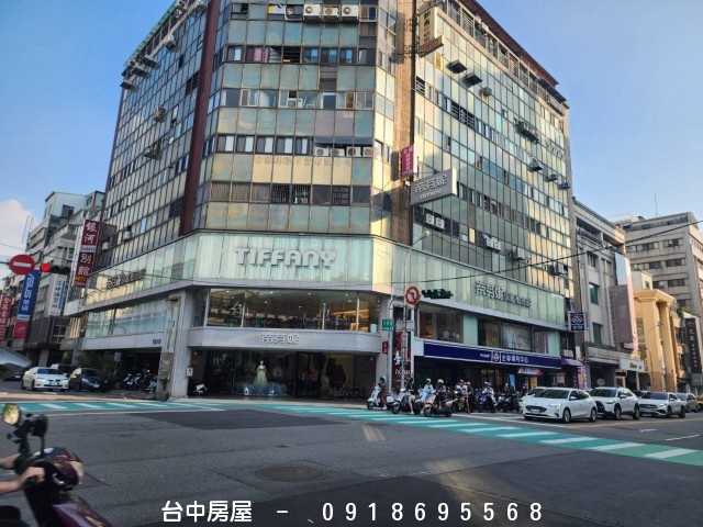 三民路套房,入戶籍可租屋補助,全新家電,三民路忠孝國小,居仁國中,,科博館,台灣大道,-台中房屋-0918695568,歡迎來電看屋,台中套房,房屋,房屋仲介,法拍屋,房屋出租,買屋,賣屋,等服務  物件照片01