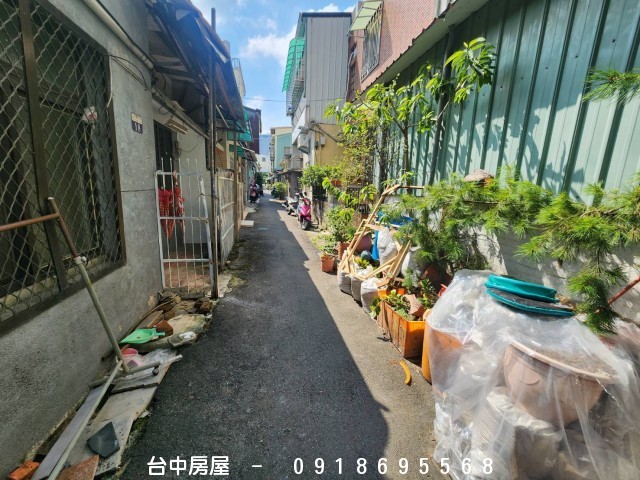 中清路透天平房,水湳經貿園區,敦化公園,中清路,大連路,松竹路,文心路,四平路,環中路,中清交流道,-台中房屋-0918695568,歡迎來電看屋,台中套房,房屋,房屋仲介,法拍屋,房屋出租,買屋,賣屋,等服務  物件照片01