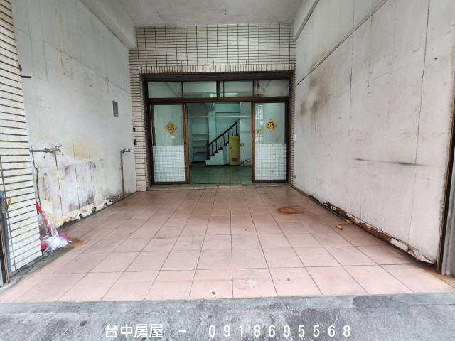 大新路樓店,黃金店面,潭子火車站,潭子加工區,中山路,環中路,頭張路,雅潭路,-台中房屋-0918695568,歡迎來電看屋,台中套房,房屋,房屋仲介,法拍屋,房屋出租,買屋,賣屋,等服務  物件照片03