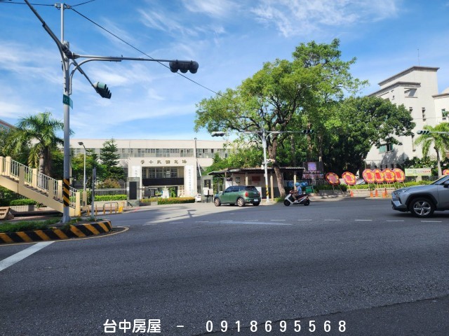 大新路樓店,黃金店面,潭子火車站,潭子加工區,中山路,環中路,頭張路,雅潭路,-台中房屋-0918695568,歡迎來電看屋,台中套房,房屋,房屋仲介,法拍屋,房屋出租,買屋,賣屋,等服務  物件照片12