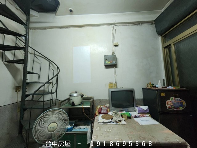 三民市場,店面,可營業登記,三民路,林森路,自由路,中興大學,資訊圖書館,台中火車站,五權路火車站-台中房屋-0918695568,歡迎來電看屋,台中套房,房屋,房屋仲介,法拍屋,房屋出租,買屋,賣屋,等服務  物件照片04