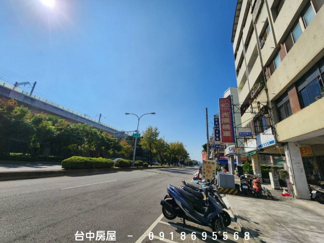 建國路四房,全新裝潢,居仁國中,光復國小,台中科技大學,五權路,三民路,台灣大道,自由路,林森路,-台中房屋-0918695568,歡迎來電看屋,台中套房,房屋,房屋仲介,法拍屋,房屋出租,買屋,賣屋,等服務  物件照片01