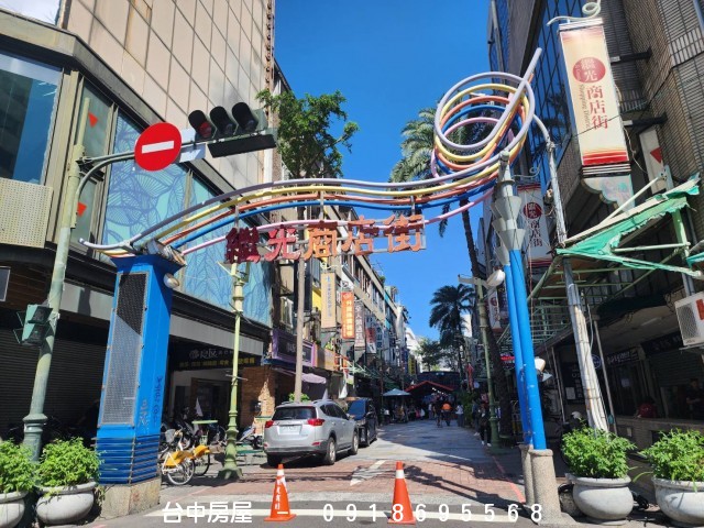 台中火車站套房,五樓增建六樓,投租自住,台中火車站,台中公園,光復國小,居仁國中,五權路,台灣大道,-台中房屋-0918695568,歡迎來電看屋,台中套房,房屋,房屋仲介,法拍屋,房屋出租,買屋,賣屋,等服務  物件照片01